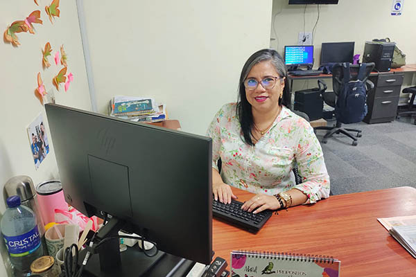 Laura Patricia Mejia secretaria de la dirección de Comunicaciones de la Universidad del Magdalena