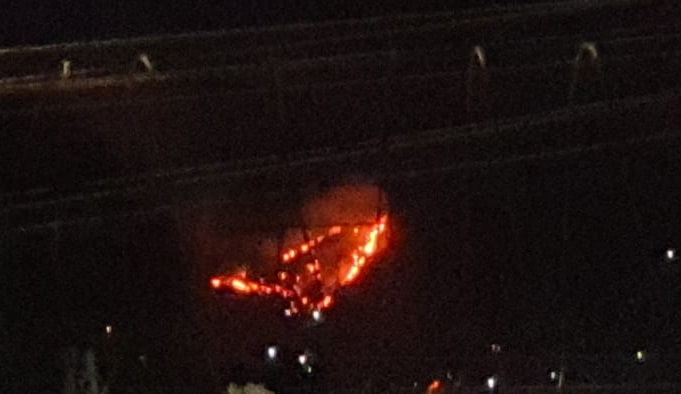 Incendio en cerro de Taganga.