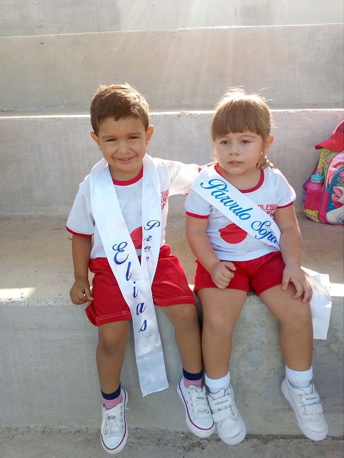 Desde los más pequeños cumplieron la cita en la apertura de la Semana Cultural Gardnerista en la que disfrutaron de toda una mañana de juegos, deportes e integración de todo el plantel educativo del colegio Howard Gardner. 