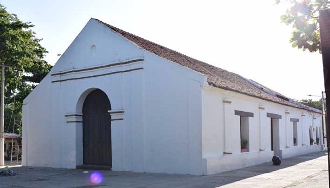 La iglesia Santa Ana de Bonda, o San Pablo de Bonda, como la llamaban antes, quizás sea uno de los lugares con mayor valor histórico dentro del corregimiento al reconocerse como una de las más antiguas en Latinoamérica.