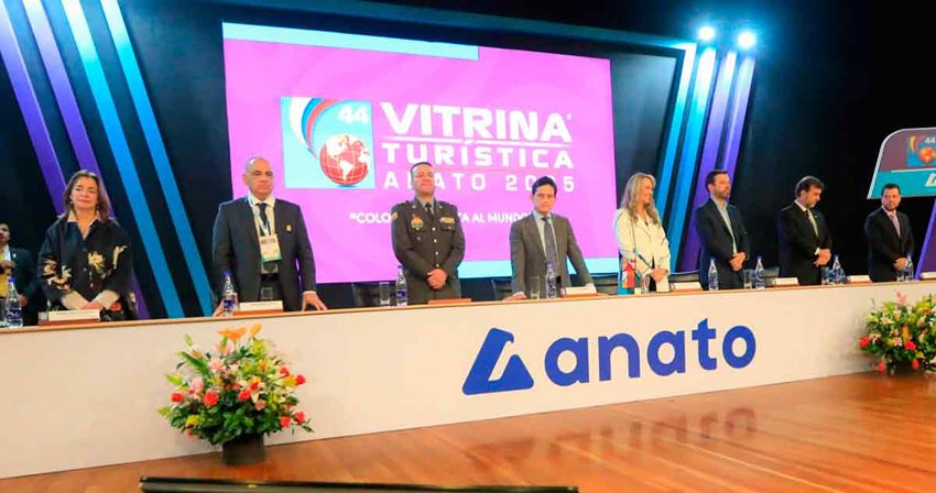 Del 26 al 28 de febrero se realizó en Bogotá la Vitrina Turística de Anato 2025, evento en el que Santa Marta fue homenajeada por sus 500 años de fundación y distinguida como ciudad honorífica. Durante la feria, la capital del Magdalena mostró por qué es uno de los destinos preferidos para vacacionar, destacando sus paradisíacas playas, su riqueza en turismo ecológico y la diversidad de su gastronomía.