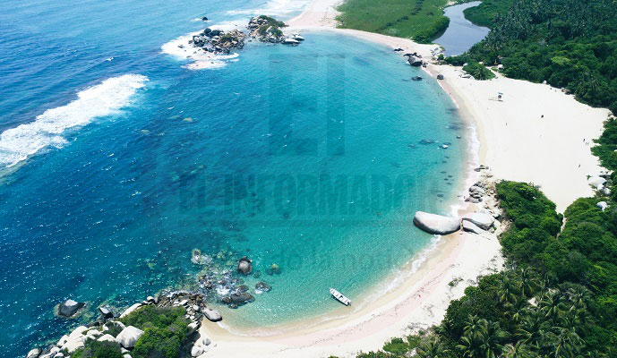 Estos destinos, rodeados por majestuosos paisajes montañosos y la exuberancia de la biodiversidad local, son paradas obligadas para quienes buscan desconexión y contacto directo con la naturaleza. Derechos Reservados/ELINFORMADOR