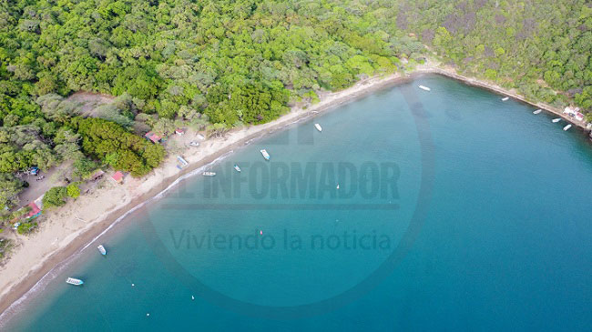 Playa Gayraca un lugar de paz y descanso, donde solo el sonido de la naturaleza susurra a los oídos de todo visitante. Derechos Reservados/ELINFORMADOR