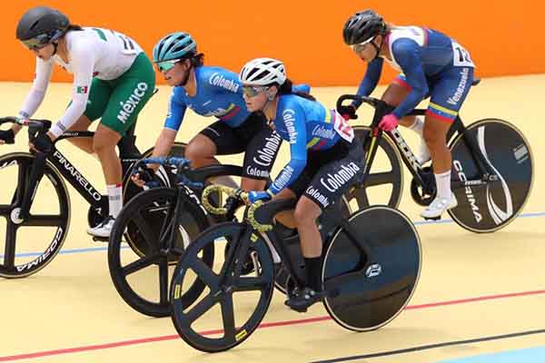 Deportistas colombianas de la modalidad ciclismo de pista. Foto Comité Olímpico Colombiano 
