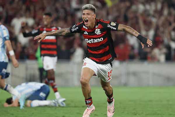 Jorge Carrascal, volante creativo del Flamengo de Brasil y de la selección Colombia de mayores. Foto EFE