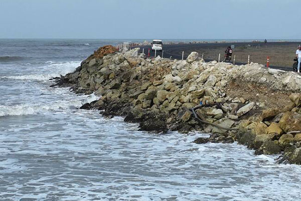 Erosión costera en Puerto Rey, Córdoba. Foto Alcaldía de Los Córdobas, Córdoba.