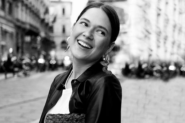 Natalia Zapata, creadora de ‘Spoiled Blue’, sello independiente que combina arte, literatura y diseño gráfico. Crédito: Foto suministrada por Natalia Zapata.