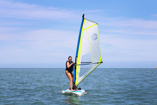 Deportes como el WInsurf y el paddle ganan protagonismo entre las experiencias turísticas en Santa Marta, impulsando el tDeportes como el WInsurf y el paddle ganan protagonismo entre las experiencias turísticas en Santa Marta, impulsando el turismo sostenible. Foto cortesíaurismo sostenible. Foto cortesía