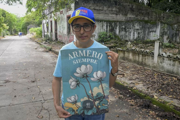 La publicación del periódico ‘Armero Siempre’ es una de las acciones que Minculturas acompaña junto a la comunidad de Armero-Guayabal para fortalecer los procesos de memoria y creación colectiva. Foto: Erick Morales / Minculturas La publicación del periódico ‘Armero Siempre’ es una de las acciones que Minculturas acompaña junto a la comunidad de Armero-Guayabal para fortalecer los procesos de memoria y creación colectiva. Foto: Erick Morales / Minculturas
