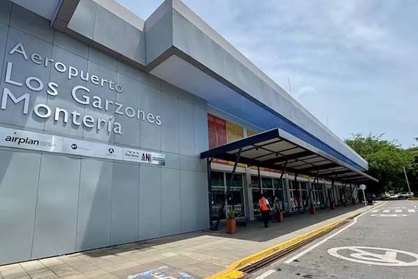 Entrada principal del aeropuerto Los Garzones de Montería. Foto ANI Colombia