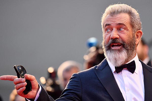 Otorgado por Donald Trump a los pocos días de comenzar su segundo mandato en la Casa Blanca, el  título de Embajador Especial para Hollywood, llevó aparejado el compromiso de traer el negocio del entretenimiento de vuelta a Estados Unidos. En palabras del presidente estadounidense: hacer que Hollywood sea “más grande, mejor y más fuerte”, lo que ha hecho Mel Gibson.