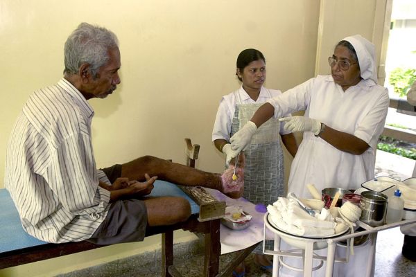 Los expertos hacen hincapié en el diagnóstico precoz como medida para evitar las secuelas que la lepra puede causar. Una de las más comunes es la pérdida de la sensibilidad; un paciente puede quemarse o clavarse algo y no darse cuenta de ello.   (Foto EFE)