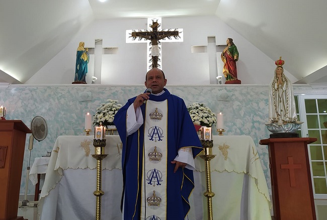 El padre Moisés García le gana la batalla al coronavirus en Santa Marta