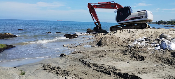 De acuerdo con lo explicado por las autoridades ambientales, este tipo de construcciones irregulares podría alterar la dinámica del aporte de la sedimentación natural a las playas.