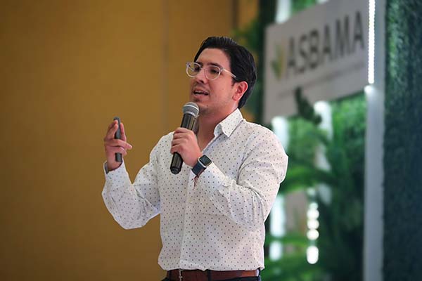 Juan Fernando Roa, presidente del Instituto Colombiano Agrícola.