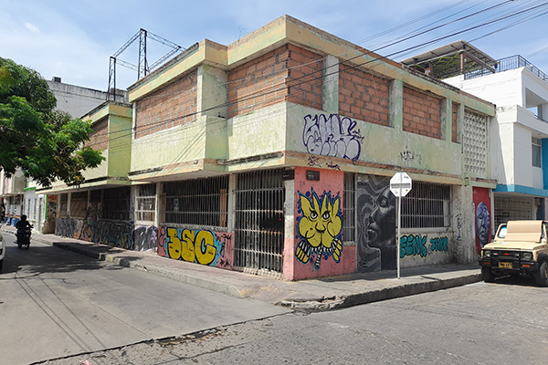 Edificio del Fondo Educativo Regional localizado en la intersección de la calle Burechito (calle 21) con carrera cuarta.