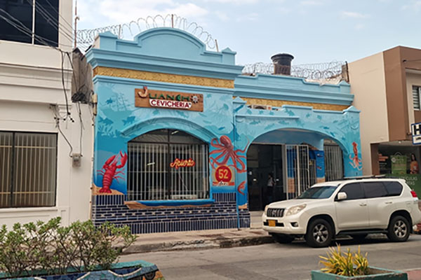 Esta casa, ubicada en Avenida Santa Rita (calle 22), entre carrera tercera y Avenida Hernández Pardo (carrera 4), fue pintada su fachada con grafitis, haciéndola que perdiera su estilo colonial