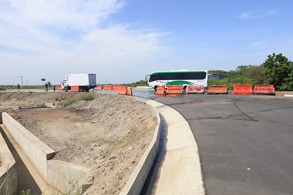 La variante de Ciénaga comprende cerca de 19 kilómetros de vía nueva, diseñada para que los vehículos de carga no tengan que atravesar el municipio. Foto todos los derechos reservados EL INFORMADOR La variante de Ciénaga comprende cerca de 19 kilómetros de vía nueva, diseñada para que los vehículos de carga no tengan que atravesar el municipio. Foto todos los derechos reservados EL INFORMADOR