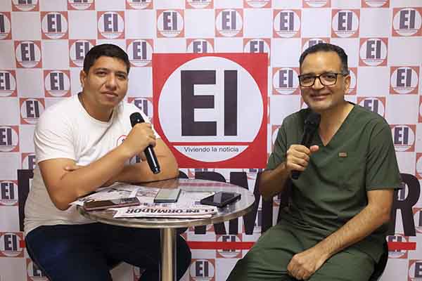 Abraham Katime, médico especialista en infectología y Luis Saumeth, periodista de EL INFORMADOR.