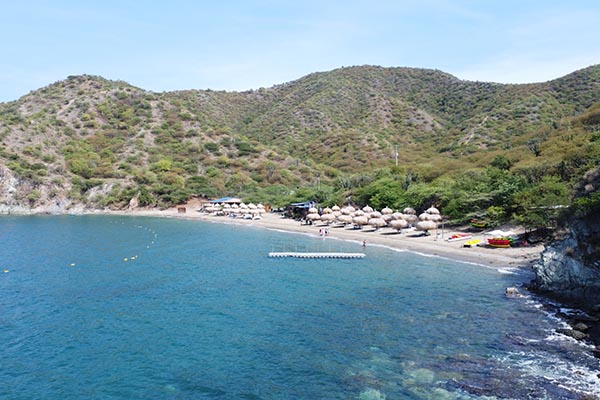 Playa de Inca Inca, un lugar muy tranquilo al que se puede llegar por senderismo o cogiendo una lancha desde El Rodadero que lo dejará en este destino paradisiaco. Foto derechos reservados EL INFORMADOR. Playa de Inca Inca, un lugar muy tranquilo al que se puede llegar por senderismo o cogiendo una lancha desde El Rodadero que lo dejará en este destino paradisiaco. Foto derechos reservados EL INFORMADOR.