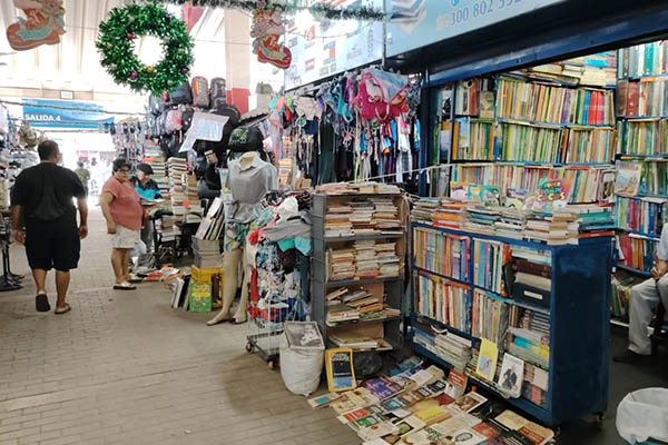 Varias son las ventas de textos escolares de segunda mano en la Galería del Mercado Público de Santa Marta. Foto derechos reservados EL INFORMADOR Varias son las ventas de textos escolares de segunda mano en la Galería del Mercado Público de Santa Marta. Foto derechos reservados EL INFORMADOR