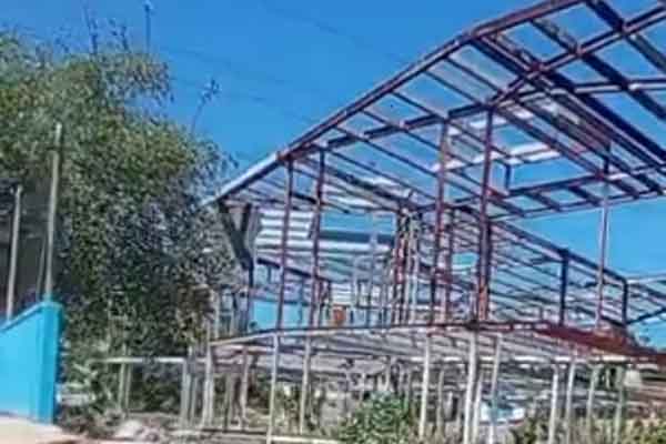 CDI de Bonda, una de las obras siniestradas por las cuales debe responder el entonces alcalde Carlos Caicedo, quien la contrató y nunca se terminó. (Foto archivo)