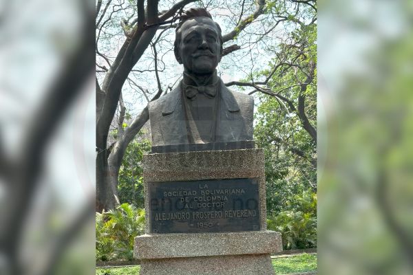 Busto en honor a Alejandro Próspero Reverend en la Quinta de San Pedro Alejandrino. Derechos Reservados/ELINFORMADOR