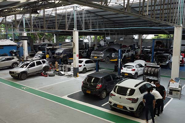 Taller de Tayrona Automotriz en Santa Marta. Taller de Tayrona Automotriz en Santa Marta.