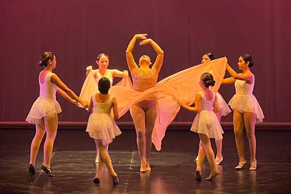 El Teatro Santa Marta será el escenario para la gala de fin de año de la Escuela Sylvia M. M. Foto cortesía Sophi El Teatro Santa Marta será el escenario para la gala de fin de año de la Escuela Sylvia M. M. Foto cortesía Sophi