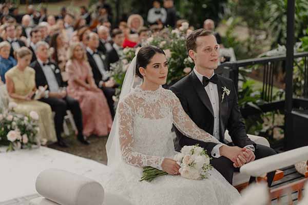 En la gráfica los recién casados, Jaime José Solano Vives y Alejandra Hernández Fernández. 