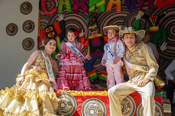Sarah Gutiérrez Gónima, Vera Vives Vidal, Pablo Maestre Echeverría junto a Ricardo Soto Bornacelli. Sarah Gutiérrez Gónima, Vera Vives Vidal, Pablo Maestre Echeverría junto a Ricardo Soto Bornacelli.