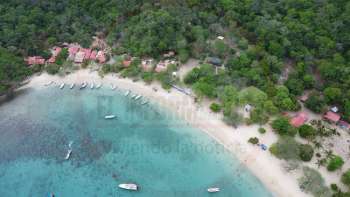 Playa Cristal es un destino que promete una experiencia única en el corazón del Parque Tayrona, ofreciendo belleza natural, actividades al aire libre y un ambiente relajante, todo en un solo lugar. Derechos Reservados/ELINFORMADOR