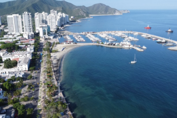 El boom turístico de fin de año incrementa la demanda de apartamentos para renta corta en las zonas costeras de Santa Marta. Foto derechos reservados EL INFORMADOR 