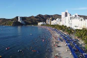 Panorámica de la playa de El Rodadero, una de las más visitadas por los turistas que llegan a Santa Marta. Foto derechos reservados EL INFORMADOR. 