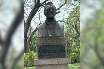 Busto en honor a Alejandro Próspero Reverend en la Quinta de San Pedro Alejandrino. Derechos Reservados/ELINFORMADOR