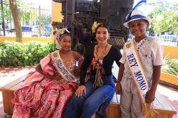 Valery Sofía Oliveros Brito y Jendri Javier Rada Granados, reyes infantiles del Carnaval de Pescaíto 2026 y Stifany Manjarrés presidenta de la Fundación Pescaíto Dorado durante la socialización del Carnaval en EL INFORMADOR SANTA MARTA. Foto derechos reservados EL INFORMADOR  